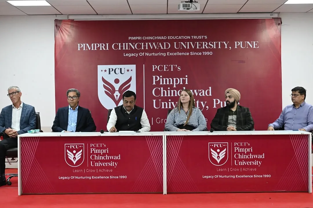 Delegation from University of Worcester Visits PCU